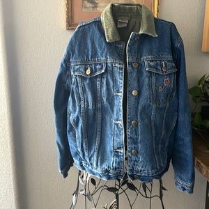 Vintage Disney store denim jean jacket Winnie the Pooh|Size Medium.